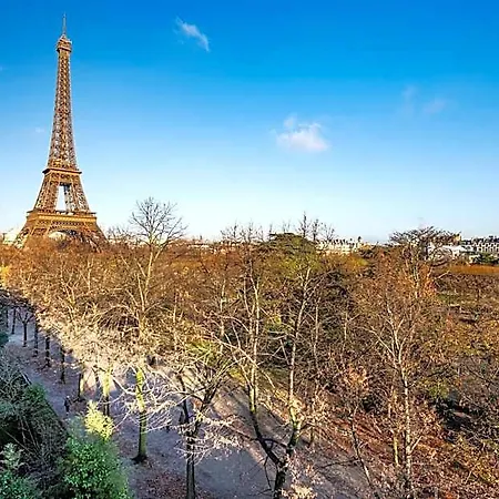Luxury - Tour Eiffel/champ De Mars 3*